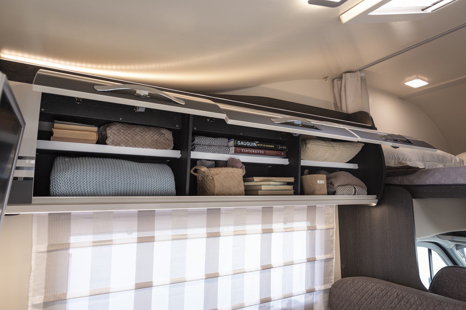 Roller-Team_Kronos 277M__SB_9956_a1800x900