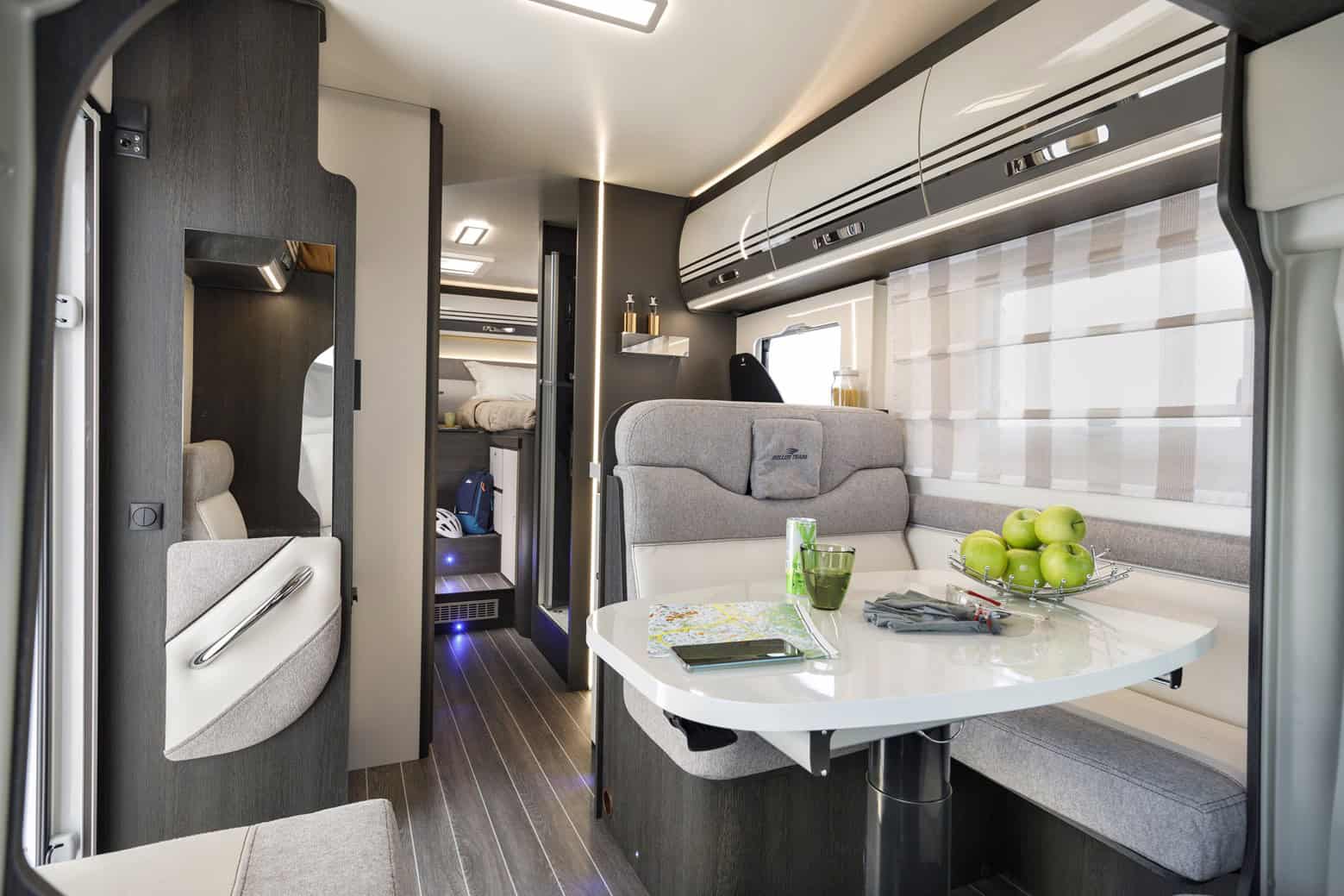 Roller_Team_Kronos_284M_mansardato_camper_a1800x900