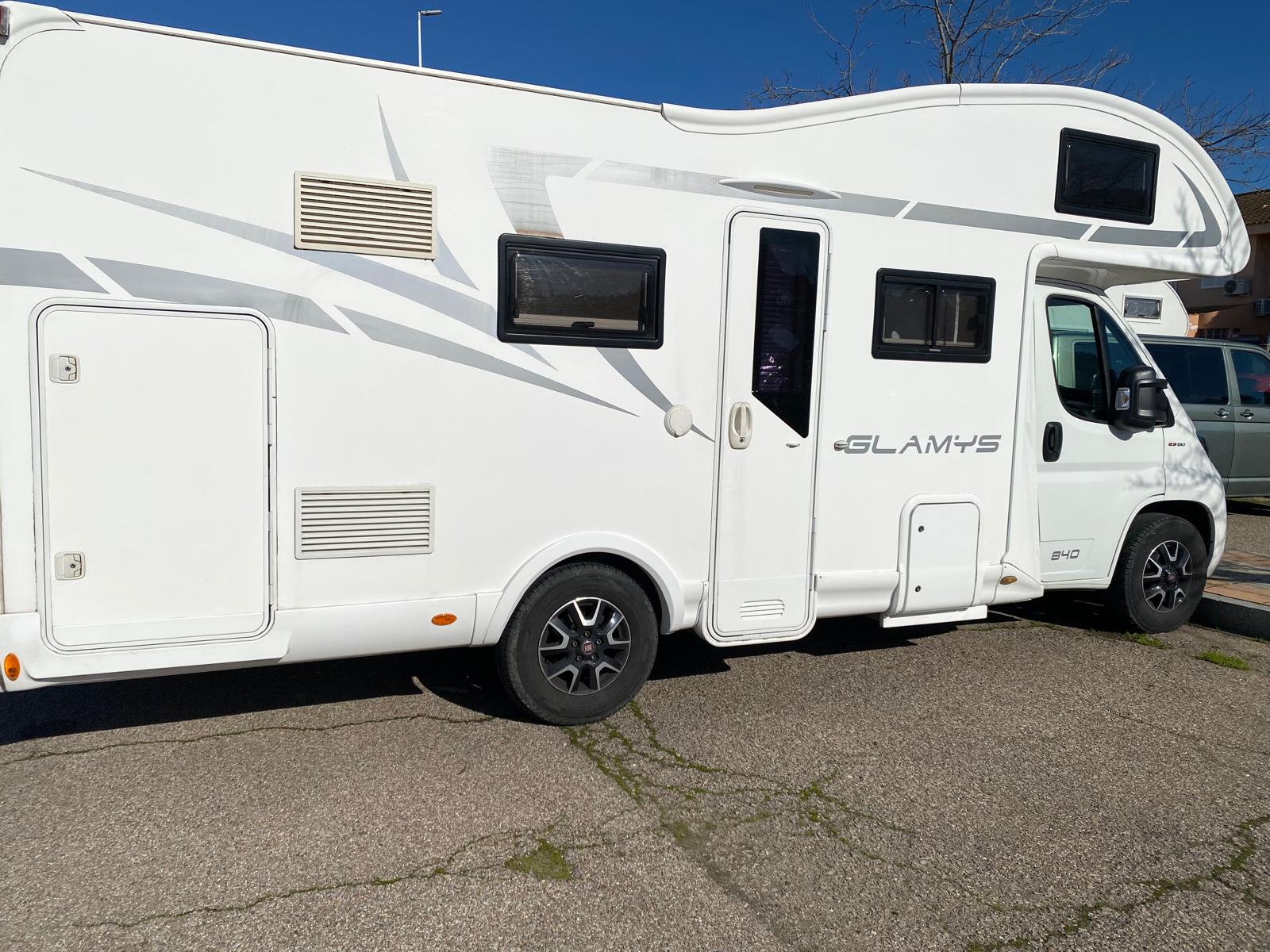 Exterior lateral McLuis Glamys 840